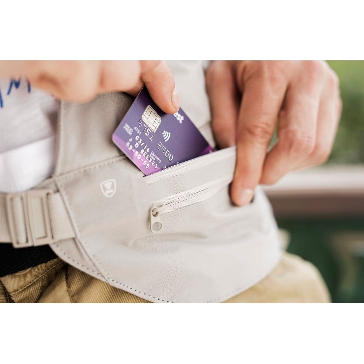 Pouzdro na doklady Lifeventure RFID Multipocket Body Wallet Waist grey Lifeventure 10020041 L-11
