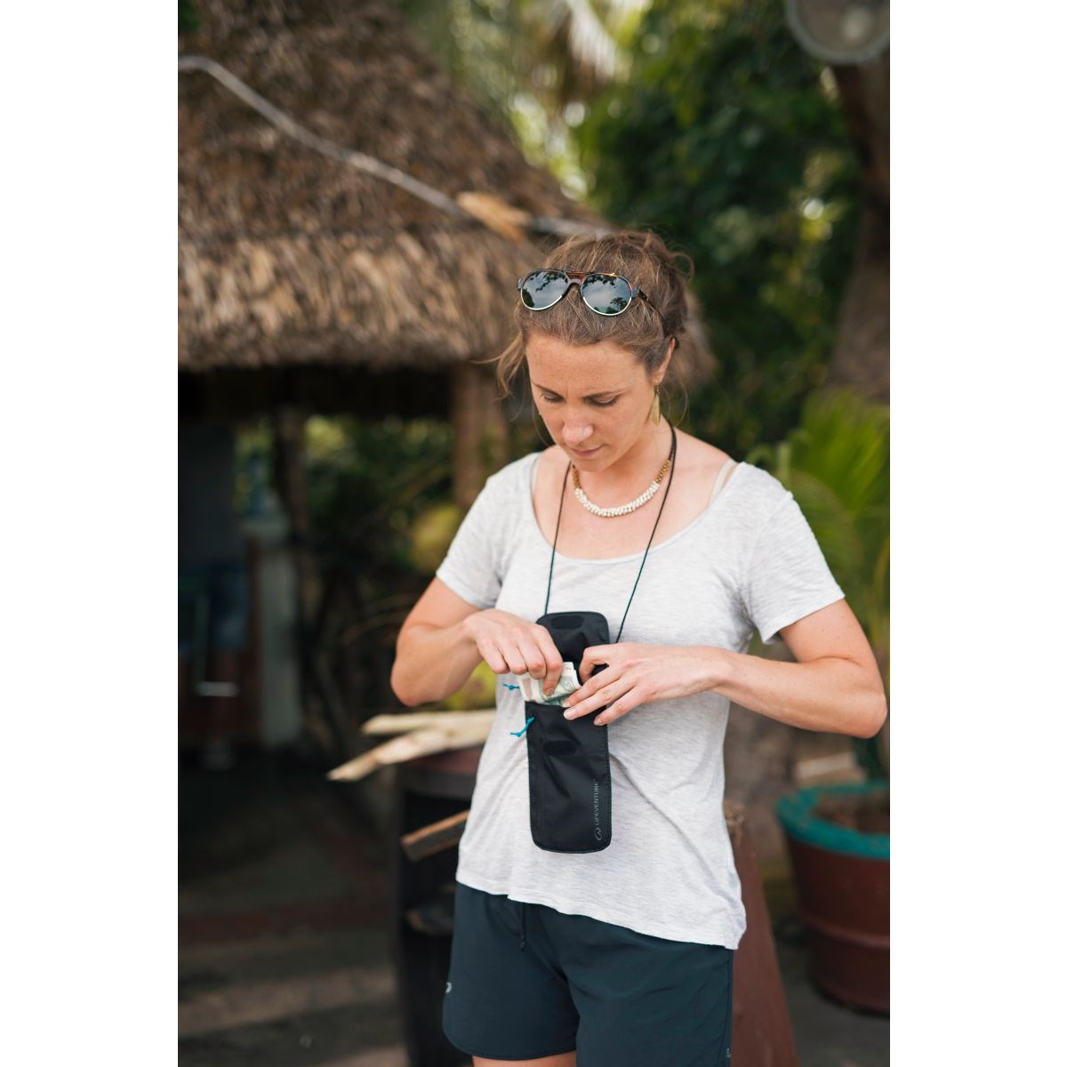 Pouzdro na doklady Lifeventure Waterproof Body Wallet Chest grey Lifeventure 10020044 L-11