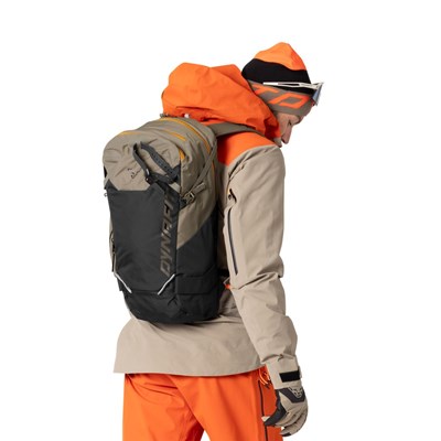 Batoh Dynafit Ridge 26 fallen rock/black out