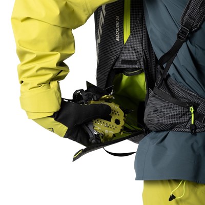 Batoh Dynafit Blacklight 24 black out