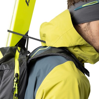 Batoh Dynafit Blacklight 24 black out