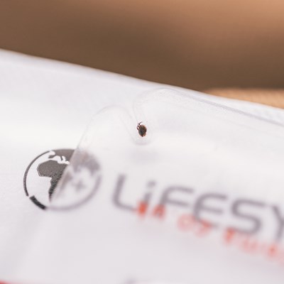 Karta Lifesystems Tick Remover Card