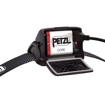 Čelovka Petzl Actik Core 600 black