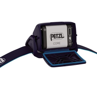 Čelovka Petzl Actik Core 625 blue Petzl 10032614 5